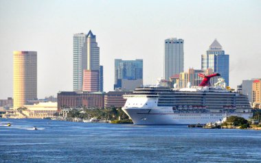 Tampa, Florida - 22 Eylül 2015 Körfez ve yolcu gemisinin manzarası