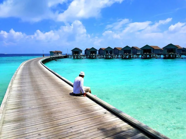 Csúcs Kilátás Egy Hölgy Búvárkodás Tiszta Kék Víz Maldív Szigetek — Stock Fotó