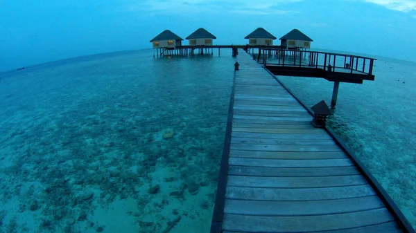 Vista Longo Cais Cabanas Madeira Maldivas Antes Nascer Sol — Fotografia de Stock