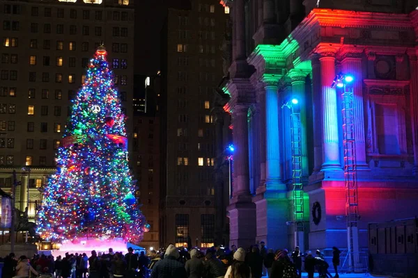 Filadelfia Pensilvania Estados Unidos Diciembre 2018 Gran Árbol Navidad Luces —  Fotos de Stock