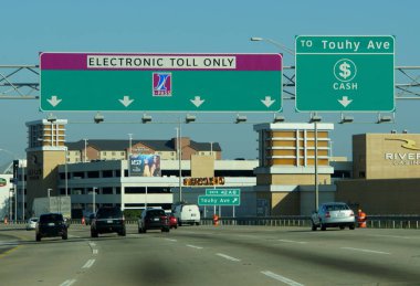 Chicago, Illinois, ABD - 13 Ekim 2018 - I-Pass kullanıcıları ve sürücüleri için otoyolda geçiş ücreti