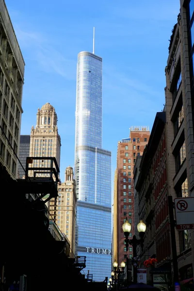 シカゴ イリノイ州 10月13 2018 市内のトランプインターナショナルとホテルタワーの眺め — ストック写真