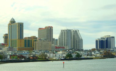 Atlantic City, New Jersey, ABD - 3 Kasım 2018 Şehirdeki otel binalarının ve kumarhanelerin en üst manzarası