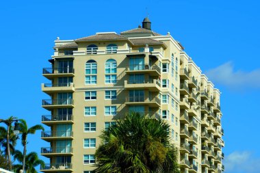 Fort Lauderdale, Florida, ABD - 18 Kasım 2018 Körfez kıyısındaki yüksek binalar