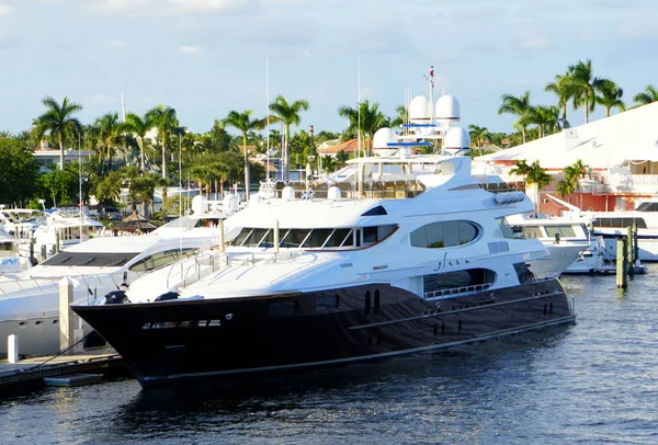 Fort Lauderdale Florida November 2018 Luxury Boat Docked Bay — Stock Photo, Image