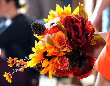 Sonbahar düğünü için bir buket çiçek.