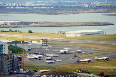 Reykjavik, İzlanda - 20 Haziran 2019 Havaalanının körfez manzarası