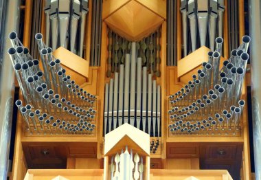 Reykjavik, İzlanda - 20 Haziran 2019 Ünlü Hallgrimskirkja Kilisesi 'nin org boruları