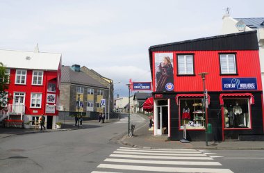 Reykjavik, İzlanda - 20 Haziran 2019 - Vesturgata bölgesindeki binaların manzarası