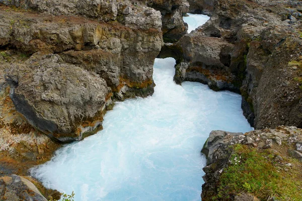 Schöne Blaue Fluss Und Felsformationen Den Barnafoss Wasserfällen Westen Islands — Stockfoto