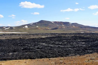 Krafla Lava Field, Myvatn, İzlanda yakınlarındaki volkanik patlamaların kalıntıları.