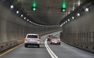 Maryland, ABD - 17 Mayıs 2021 Baltimore Limanı Tüneli 'nin 95 Güney Otobanı trafiği