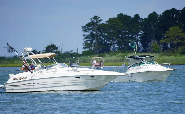 Bethany Beach Delaware July 2021 Fishing Boat Passing Water Indian — Stock Photo, Image