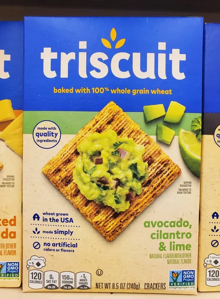 Wilmington, Delaware, ABD - 20 Ocak 2026 Avokado, kişniş ve limonla tatlandırılmış tahıllı kraker kutusu