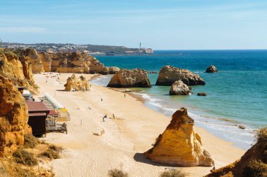 Portimao, Portekiz Algarve, Portekiz 'deki Üç Kale Sahili' nin muhteşem hava manzarası.