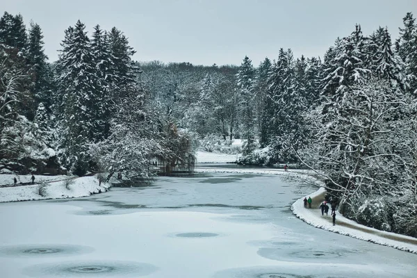 Pruhonice Parkı karın altında