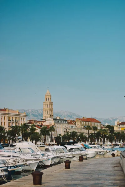 Diocletian Kulesi ve Anıtmezar Hırvatistan 'ı dikey Böldü
