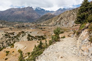 Geleneksel taş köy inşa.