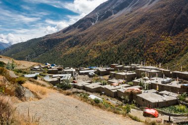 Geleneksel taş köy, Khangsar inşa.