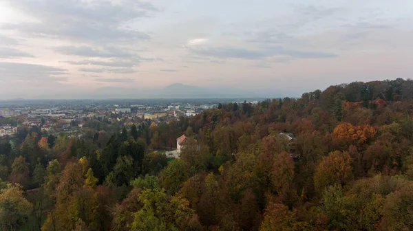 Nádherný ranní panoramatický výhled na město Lublaň. — Stock fotografie