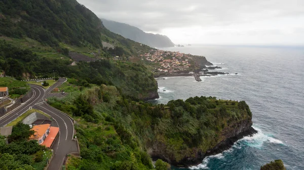 Uitzicht vanuit de lucht op de landbouw op tropisch eiland. — Stockfoto