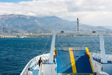 Bir araba feribot rampası