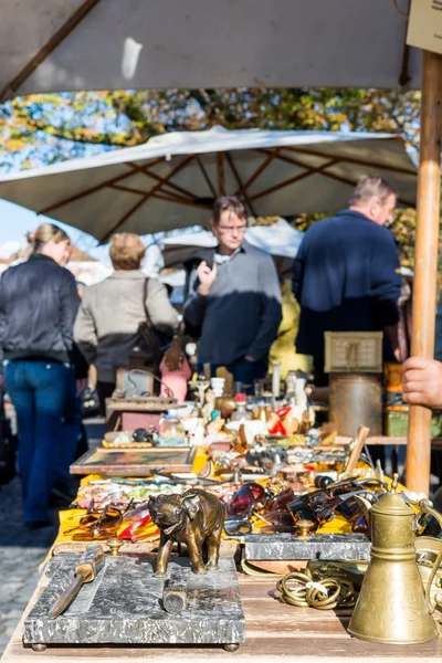Objects being sold on flea market. — Stock Photo, Image