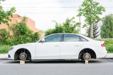 Çalıntı tekerli araba