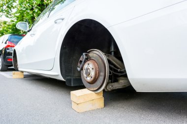 Çalıntı tekerli araba