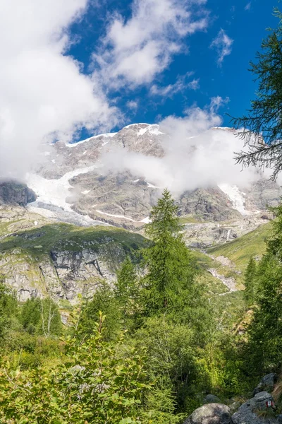 Pico de montaña. — Foto de Stock