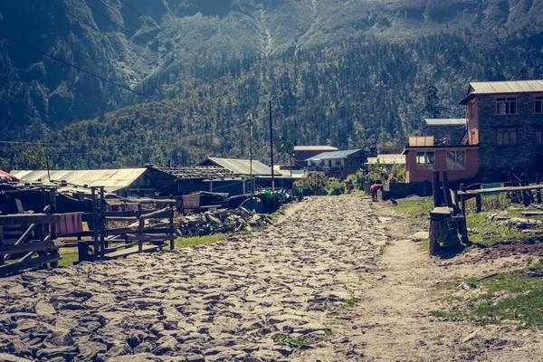 Tradizionale villaggio costruito in pietra . — Foto Stock