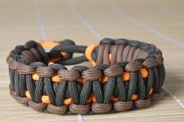 Két szín paracord makró karkötő — Stock Fotó