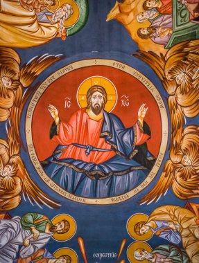 Sırbistan, Vlasotince, Aralık 2020 Ortodoks kilisesinde İsa 'nın İkonası. Çatı