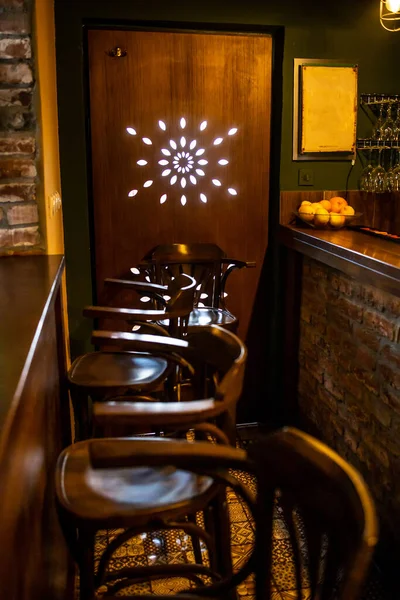 Boş kahve dükkanı, iç tasarım fikri. Küçük işletme