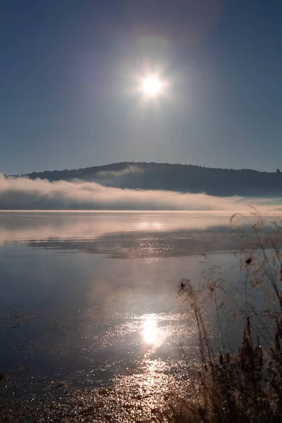 Niebla Mañana Sobre Lago Lago Vlasina Serbia Oriental —  Fotos de Stock