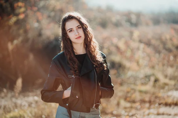 Outdoor Portrait Beautiful Teen Brunette Girl Black Leather Jacket — Stock Photo, Image