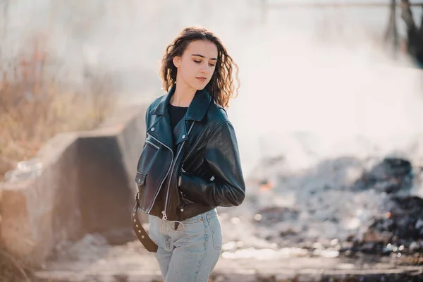 Outdoor Portrait Beautiful Teen Brunette Girl Black Leather Jacket Smoke — Stock Photo, Image