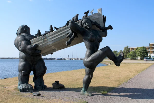 Escultura de bronze em estonia — Fotografia de Stock