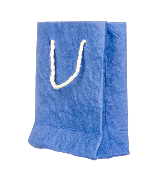 Bolsa de papel morera azul aislada en blanco —  Fotos de Stock