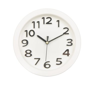 Beyaz saat duvar üzerinde beyaz izole