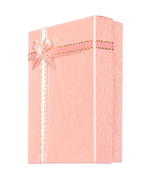 Caixa de presente rosa com fita e arco isolado em branco — Fotografia de Stock