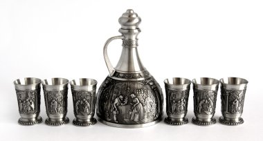 Vintage kalaylı sürahi ve bardak