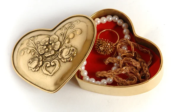 Valentine bronze casket with jewelry — Stock Photo, Image