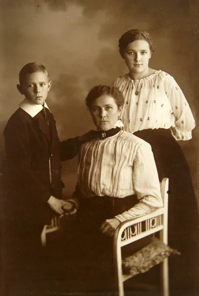 Vintage foto van familie — Stockfoto