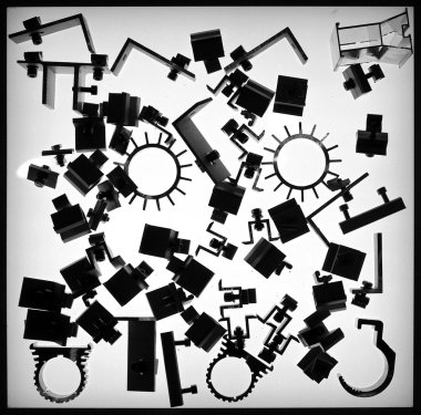 Metal parçalar silüeti