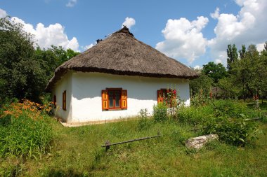 hasır çatılı Ukraynalı hut 