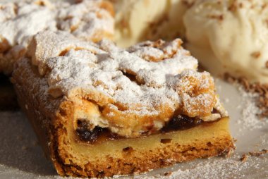 Dondurma kadar yakın ile pasta grafiğin dilimlerini 