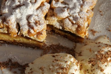 Dondurma kadar yakın ile pasta grafiğin dilimlerini