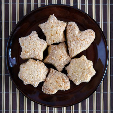 Plaka üzerinde ev yapımı hamur işleri