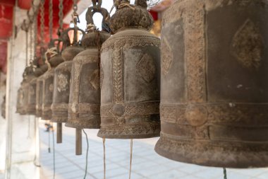 Tapınakta Budizm manastırı çanı